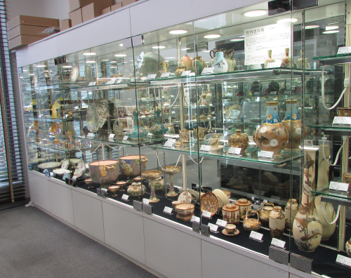 ショーケース内の商品一覧