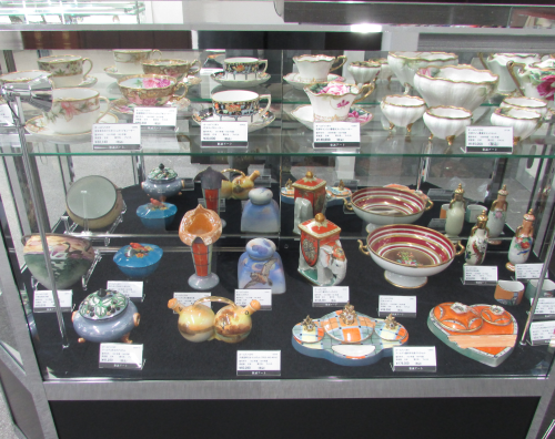 ケース内のオールドノリタケ・アールデコ