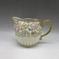 ヴァンタイン商会 金盛り花文ピッチャー