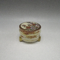 薩摩焼 章山 色絵花文小物入れ